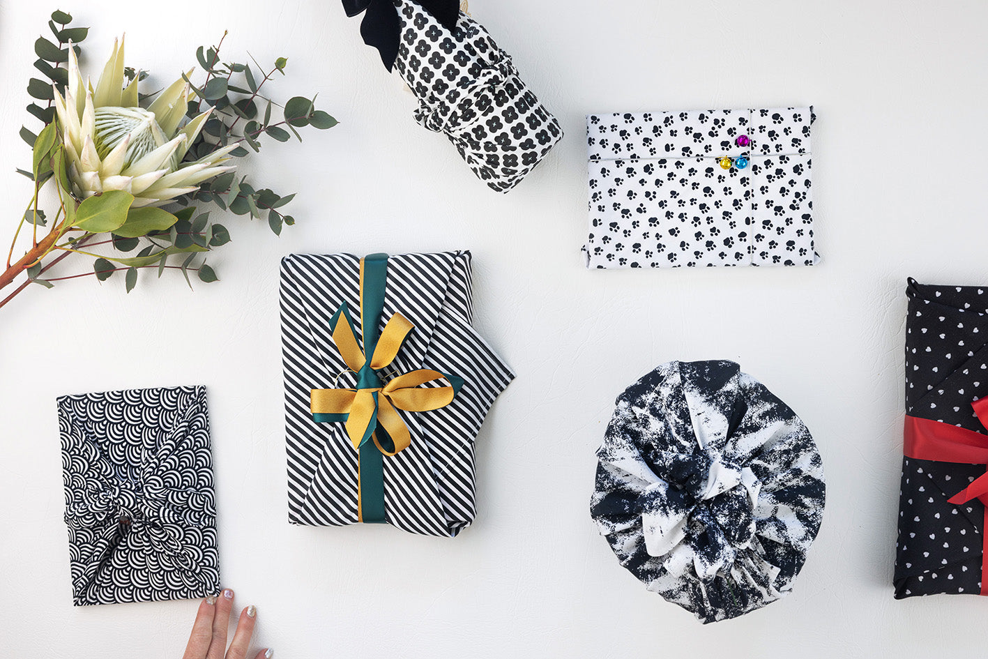 8 Pack Assorted Small Fabric Wraps 30x30 cm